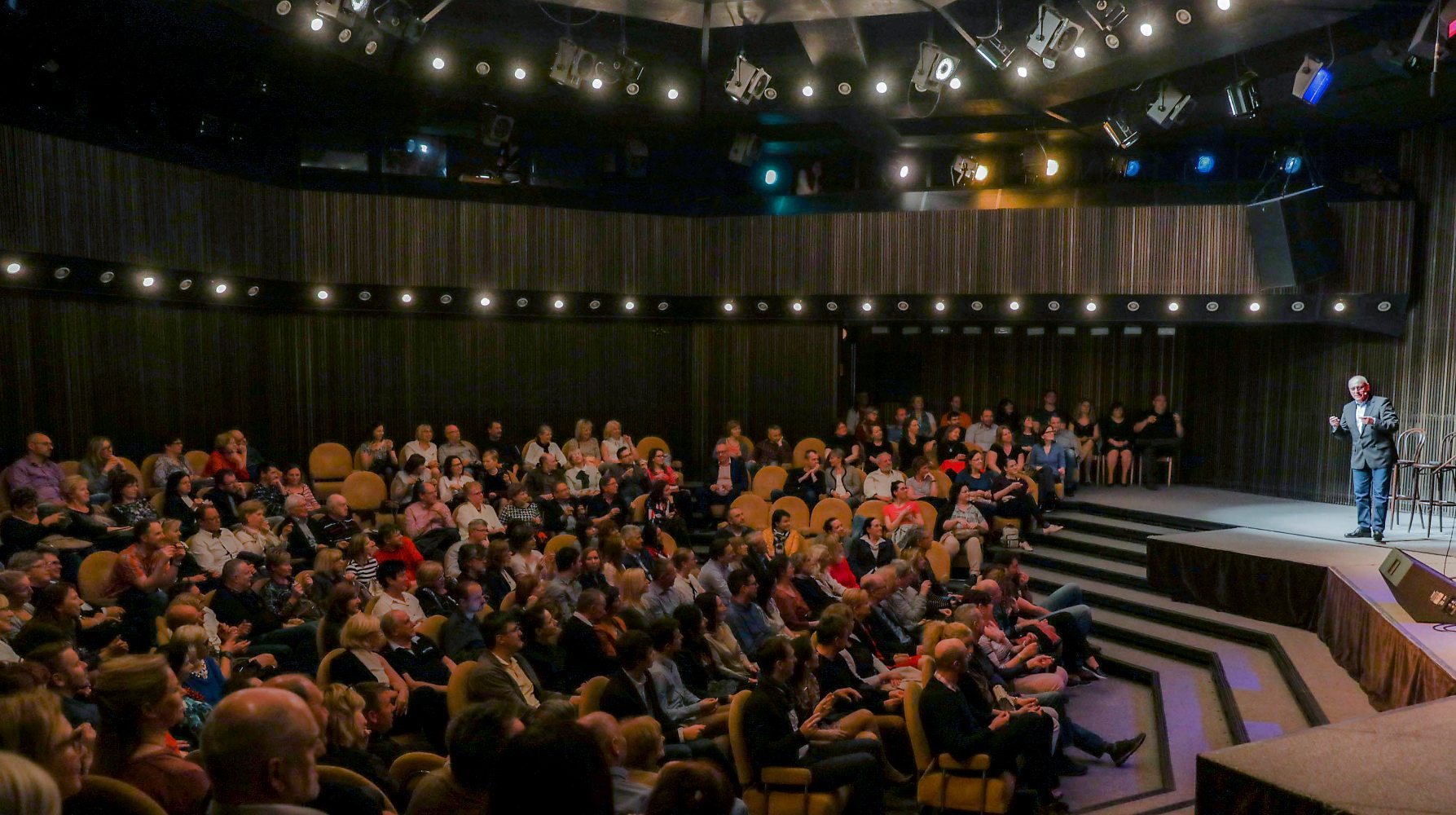 picture MUSIC á la cARTe