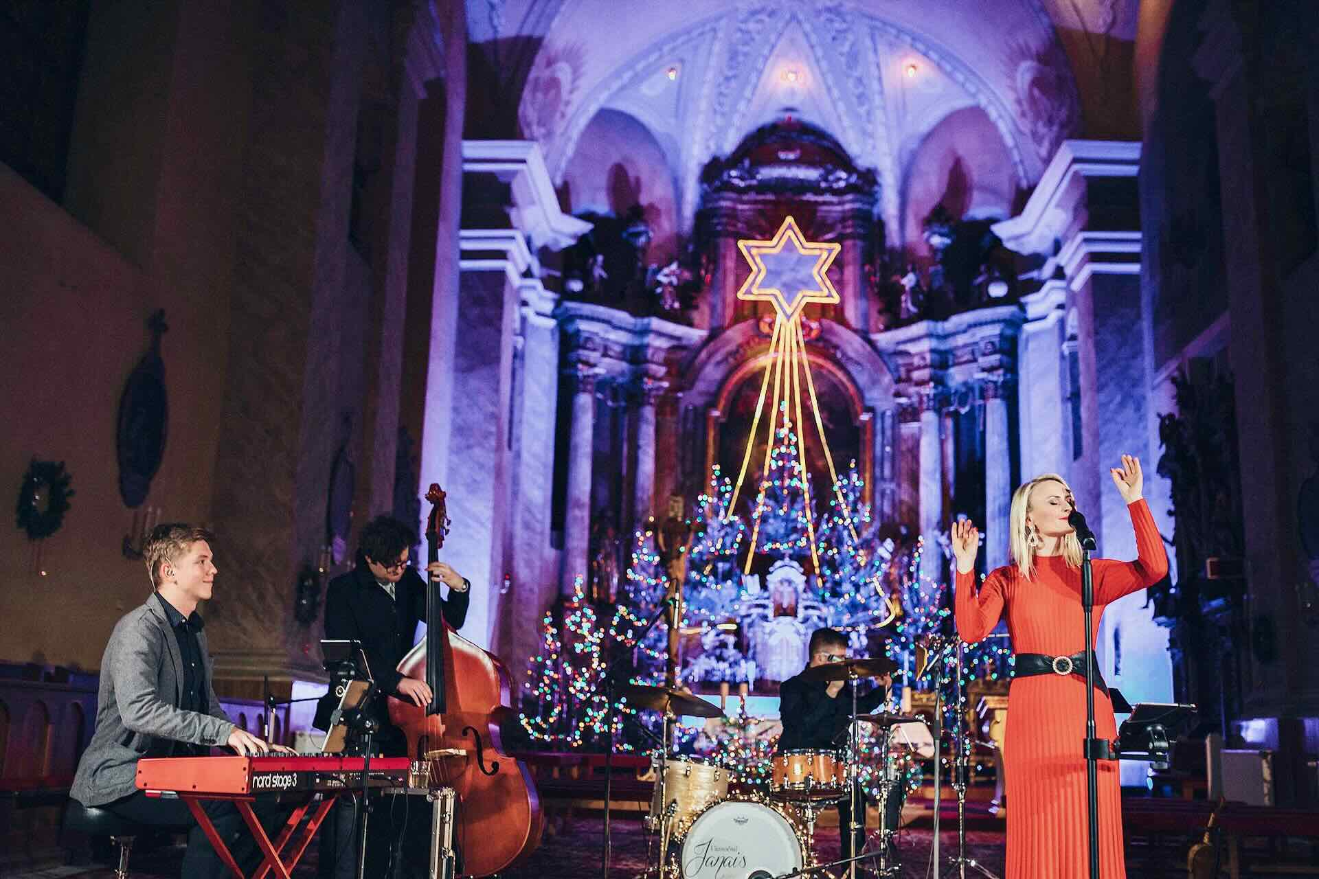 picture VIANOČNÁ JANAIS 2025