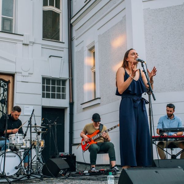 Nu Spirit LIVE: Headmovers