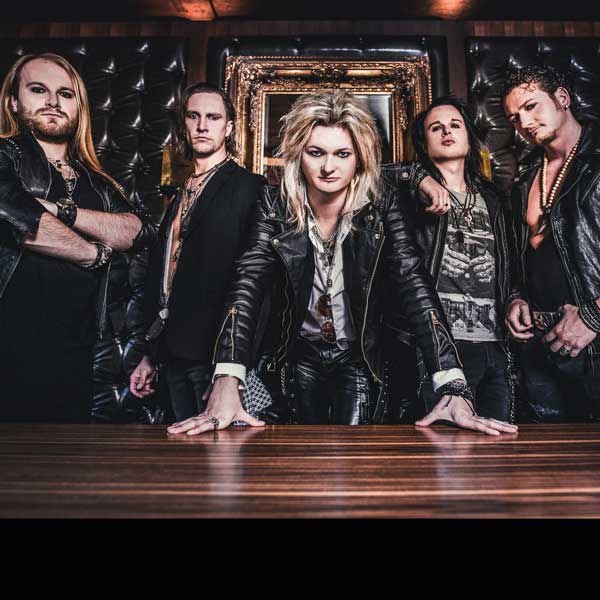 KISSIN‘ DYNAMITE + Support