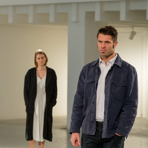 NEZNESITEĽNE DLHÉ OBJATIA